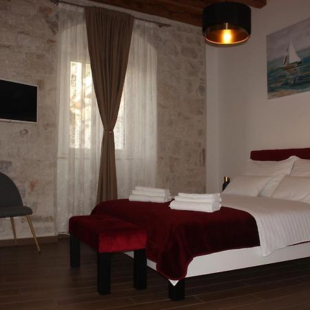 Luxury Rooms Rustic Chic สปลิท ภายนอก รูปภาพ