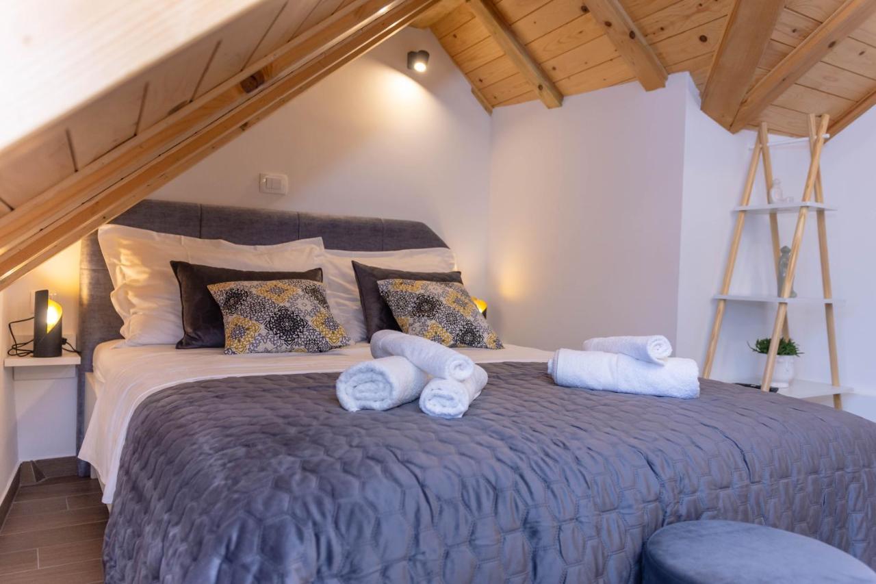 Luxury Rooms Rustic Chic สปลิท ภายนอก รูปภาพ