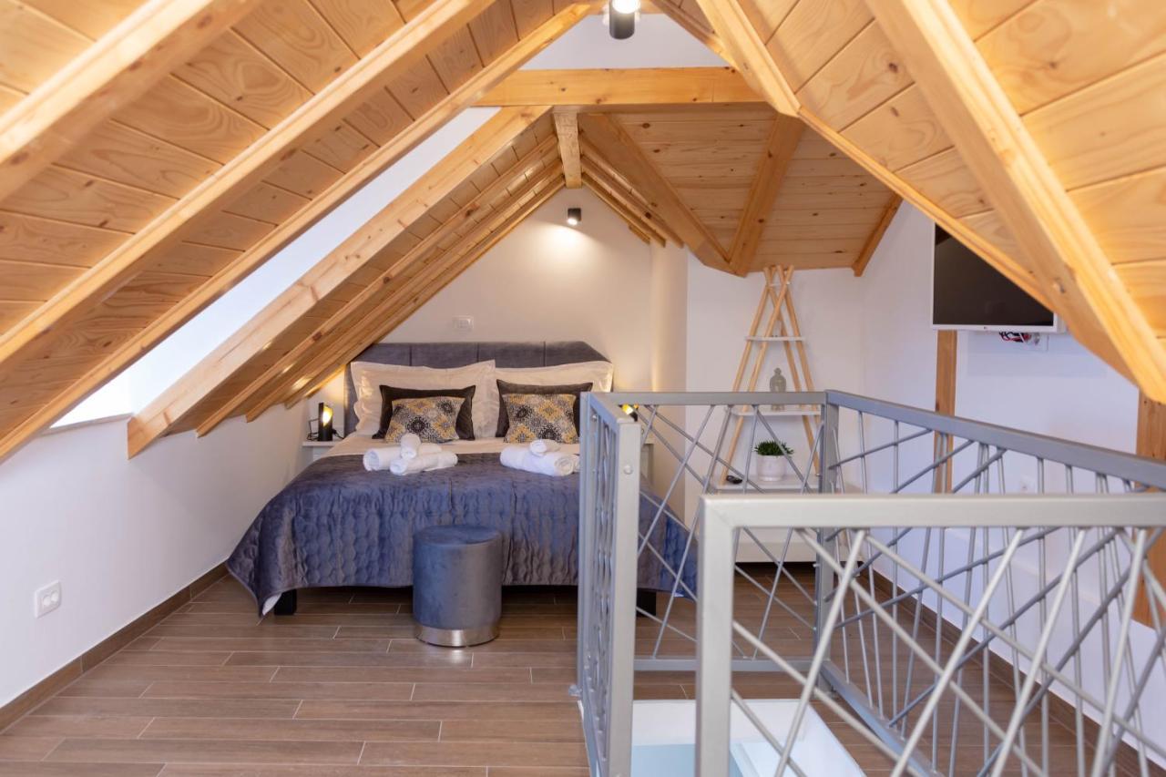 Luxury Rooms Rustic Chic สปลิท ภายนอก รูปภาพ