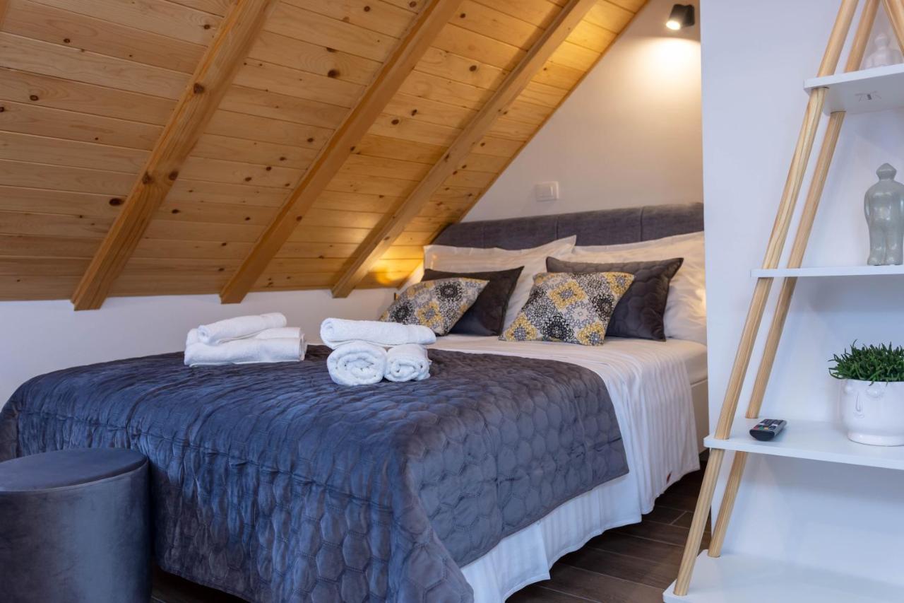 Luxury Rooms Rustic Chic สปลิท ภายนอก รูปภาพ
