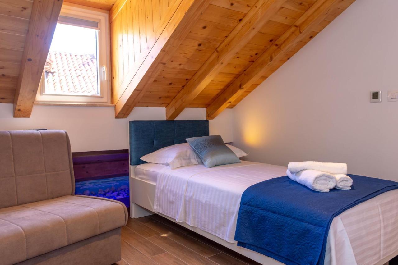 Luxury Rooms Rustic Chic สปลิท ภายนอก รูปภาพ