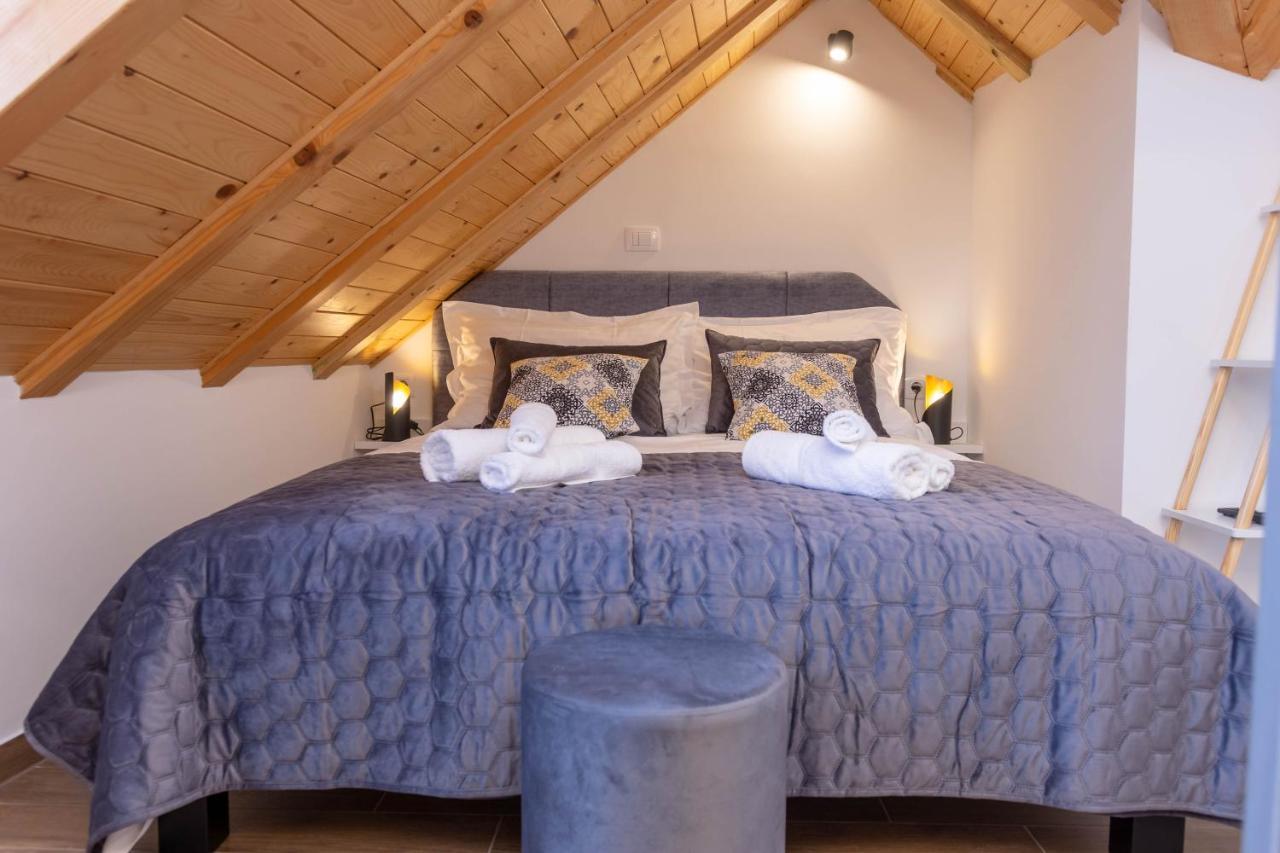 Luxury Rooms Rustic Chic สปลิท ภายนอก รูปภาพ