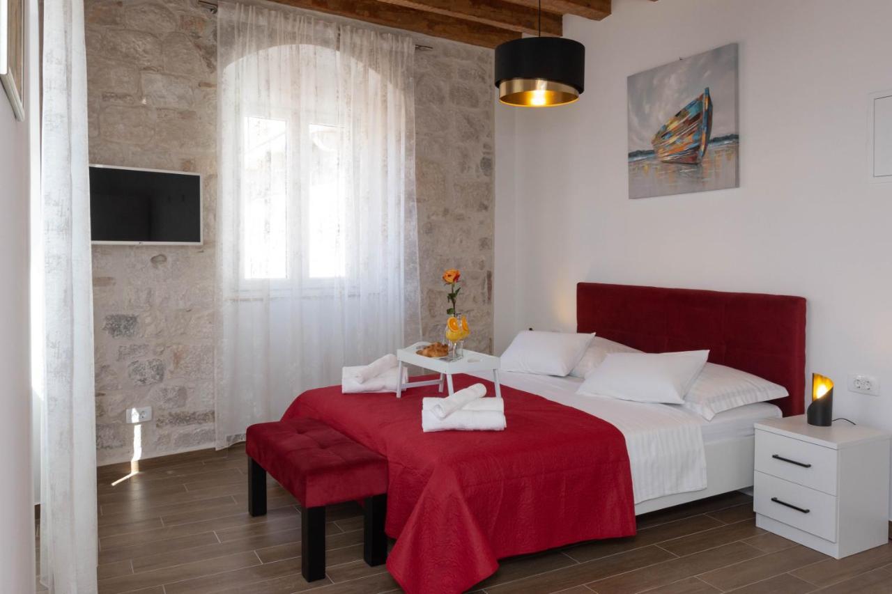 Luxury Rooms Rustic Chic สปลิท ภายนอก รูปภาพ
