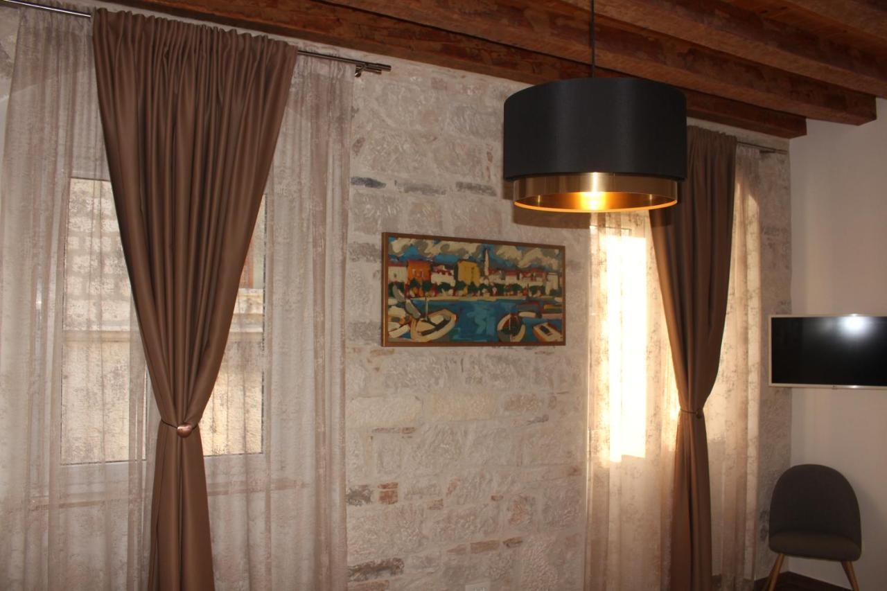 Luxury Rooms Rustic Chic สปลิท ภายนอก รูปภาพ